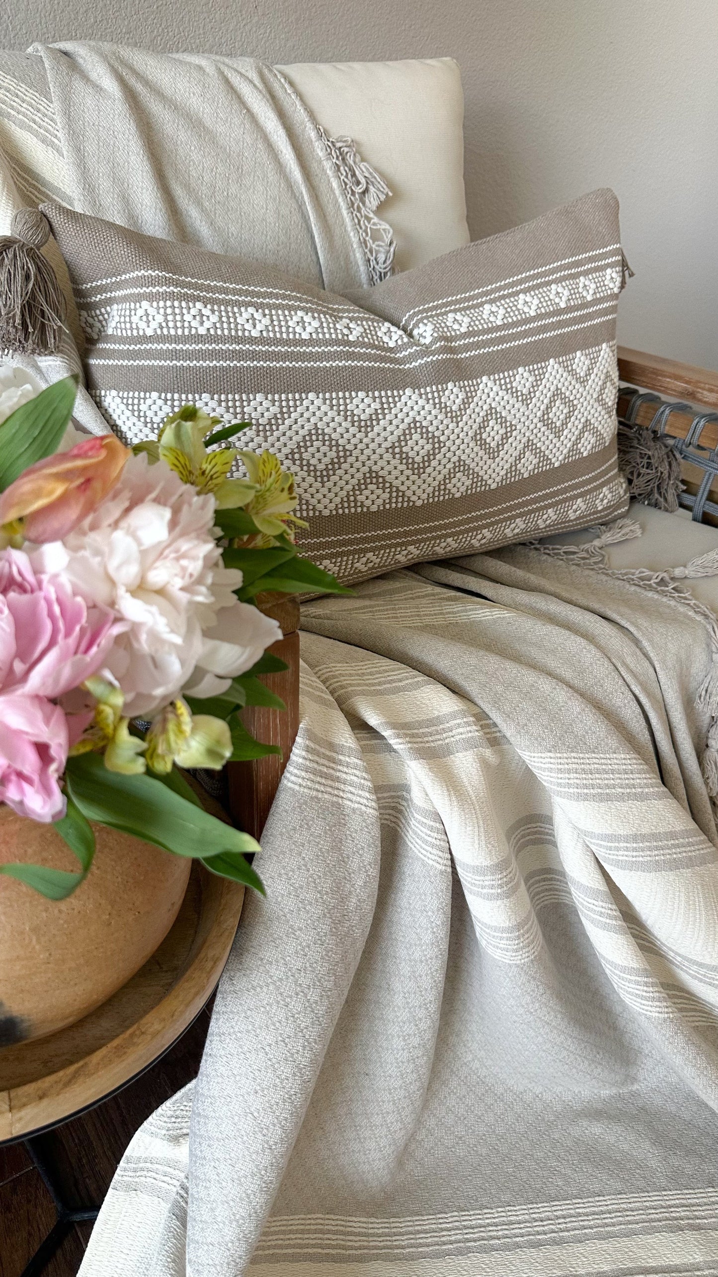 Analicia Lumbar Pillow Cover