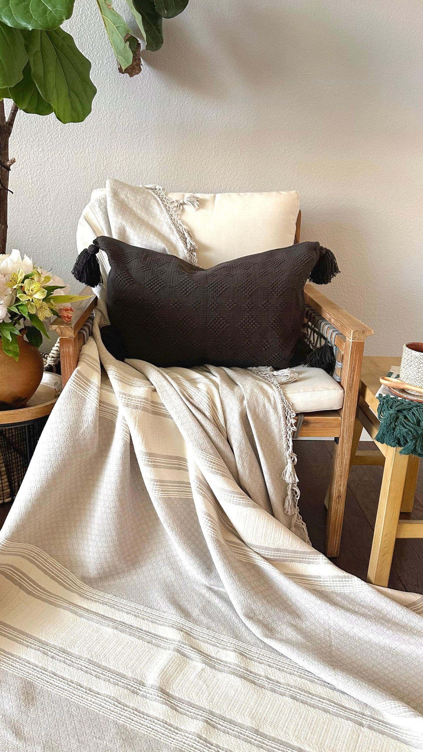 Alondra Lumbar Pillow Cover