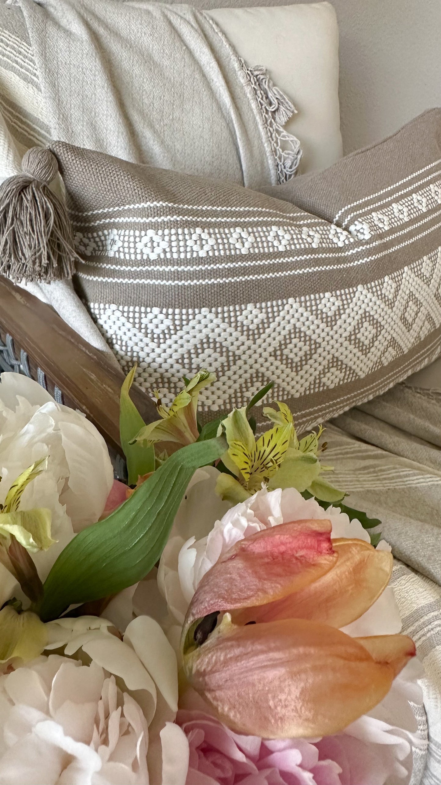 Analicia Lumbar Pillow Cover